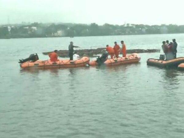 godavari-boat-tragedy-sakshi-vs-jana-sena