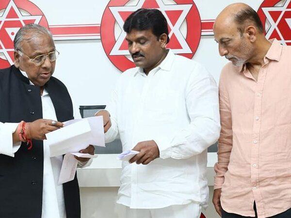 Congress Trying To Win Pawan Kalyan