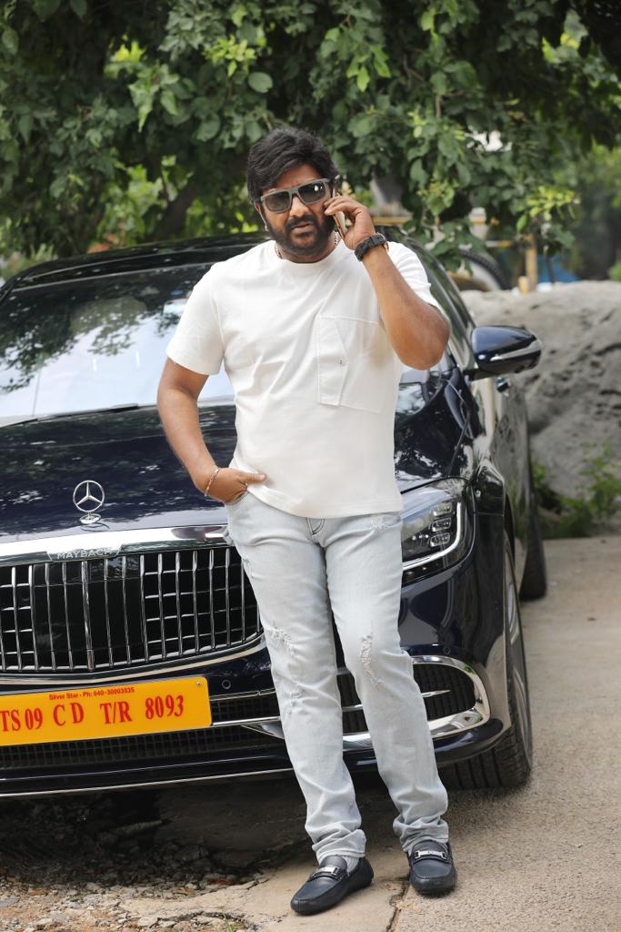 Mass Director VV Vinayak Imitating Chiranjeevi Mannerisms