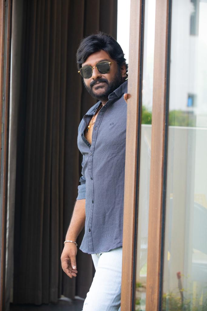 Mass Director VV Vinayak Imitating Chiranjeevi Mannerisms