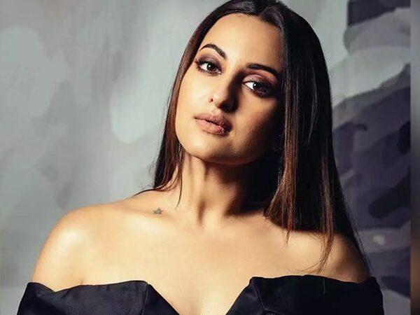 Sonakshi-Sinha-Smacked-Down-Her-Body-Shamers