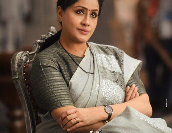 Vijayashanti - Sarileru Neekevvaru