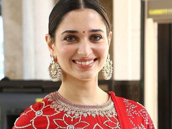 tamannaah-bhatia-vs-nayanthara-sye-raa