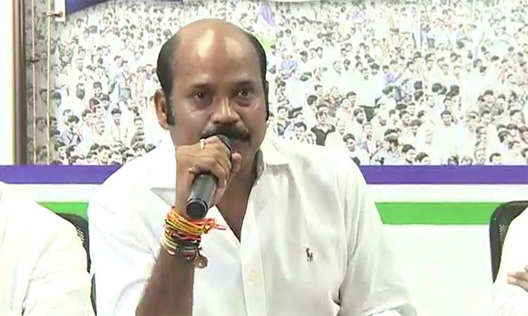yarlagadda venkata rao against Vallabhaneni Vamsi into YSRCP