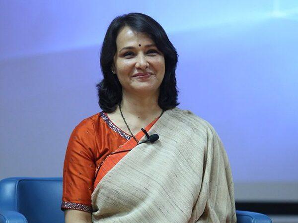 Akkineni-Senior-Daughter-In-Law-Amala-Is-Back