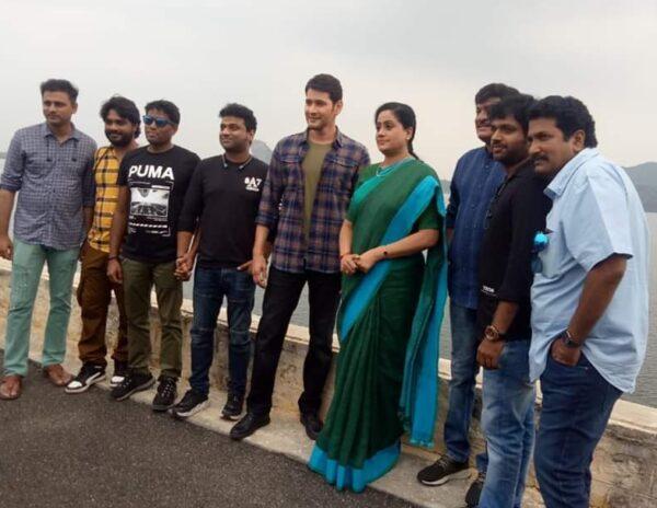 Pic Talk: Mahesh Babu Creating Buzz with Sr. Lady Superstar