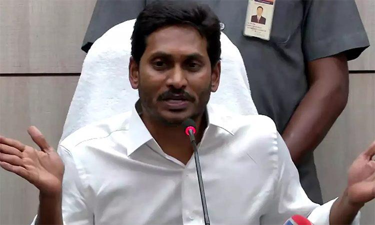 Jagan-Following-Chandrababu-Naidu-in-Dealing-with-BJP