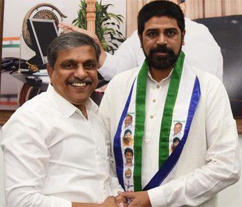 JanaSena Party Leader Addepalli Sridhar joins YSRCP