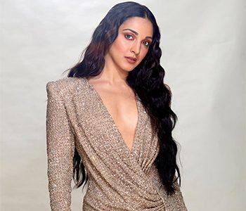 Ultra Glam Kiara in Thigh Slit & Deep Neck