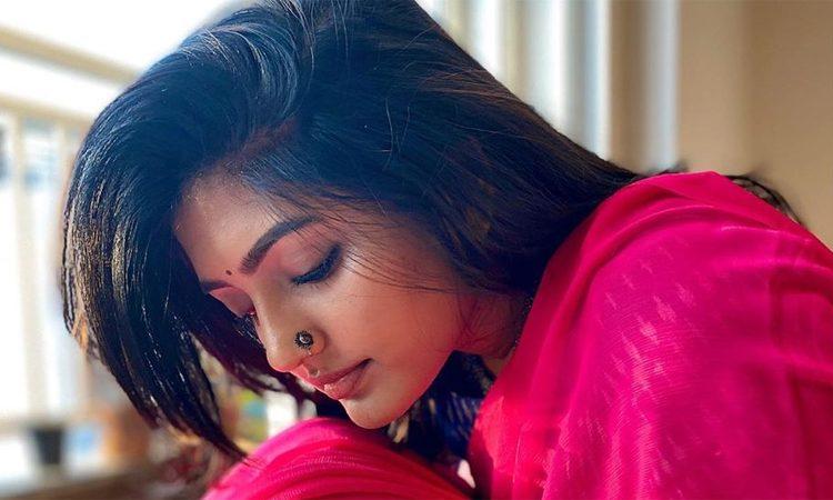 They Told Telugu Girl Eesha Rebba She Was One of the LeadsThey Told Telugu Girl Eesha Rebba She Was One of the Leads