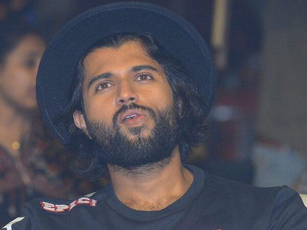 Vijay-Deverakonda-Not-Irritated-by-Her,-but-by-Media-Hadavidi