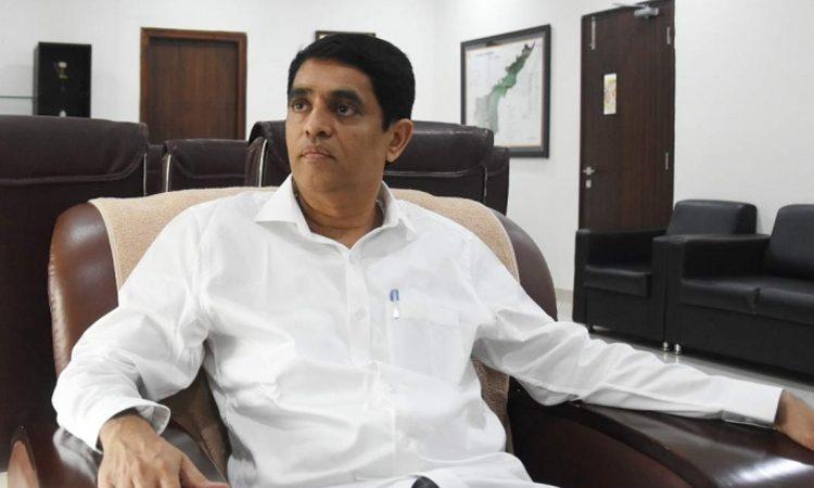 buggana rajendranath reddy comments over suicide cases on sand scarcity