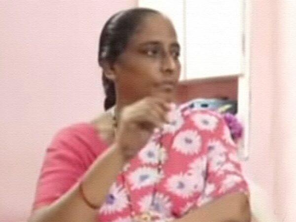 Ayesha Meera Mother's Sensational Comments on YSR and Jagan