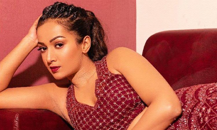 Catherine Tresa to Nandamuri balakrishna