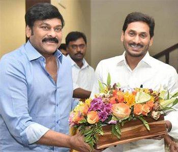 Chiranjeevi Endorses -Jagan and Embarrasses Own Brothers