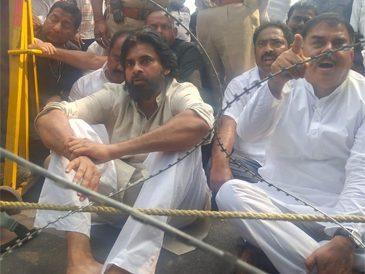 Pawan Kalyan dharna in Amaravati