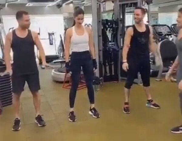 watch-36-year-old-hot-actress-katrina-kaif-working-her-base-out