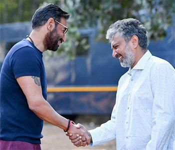 Ajay-Devgn-Poses-A-Test-to--Rajamouli