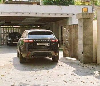 Allu-Arjun's-Car-Spotted-In-Front-of-Jr-NTR-House