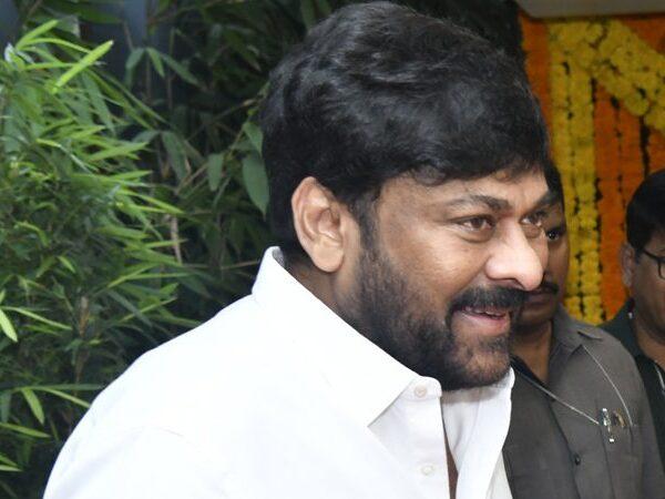 Chiranjeevi meets sailajanath reddy 