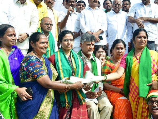 Nara Bhuvaneshwari Donates A Bangle To Amaravati Farmers