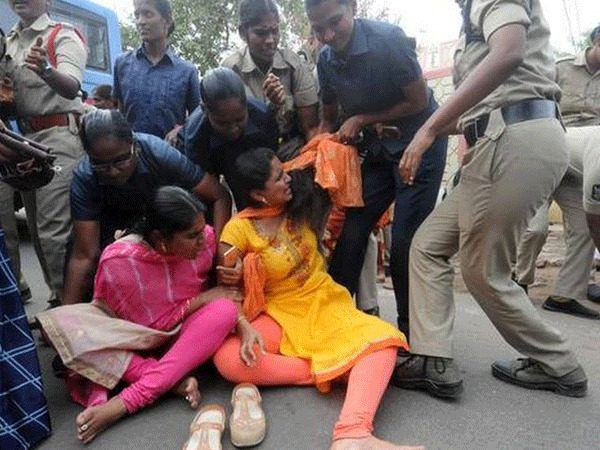 National Commission for Women Chairman rekha sharma responds to amaravati women farmers