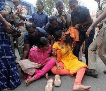 National Commission for Women Chairman rekha sharma responds to amaravati women farmers