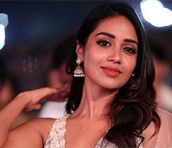 Nivetha-Pethuraj-Gets-A-Raw-Deal-from--Trivikram