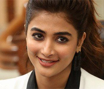 Pooja-Hegde,-Beautiful-Madam-Sir's-Beautiful--Heart