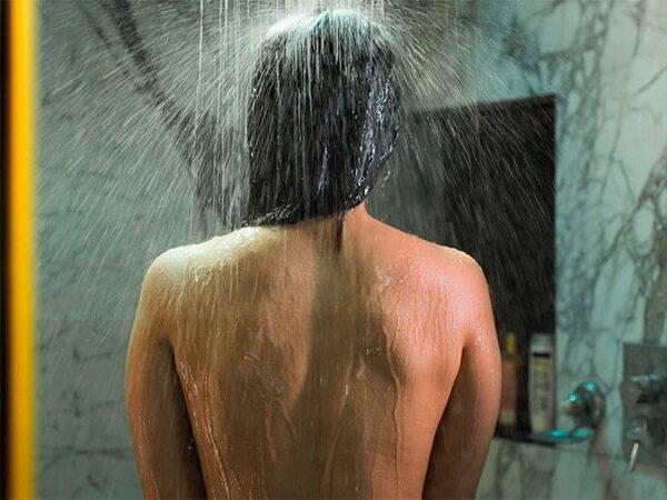 Raashi Khanna's Fans Upset over Shower Shot & Liplock