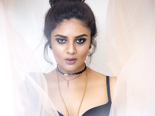 Sreemukhi-Woke-up-To-Be-Most-Desirable-Woman