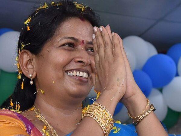 YSRCP Minister Taneti Vanitha''s Convoy Kills A Man