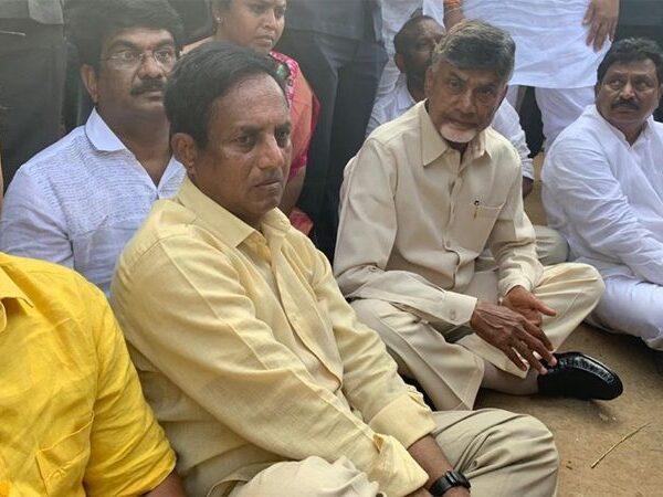 Chandrababu Naidu Sits On Road As Protest