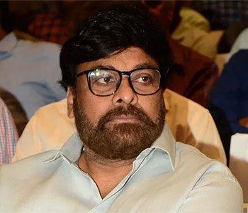 Chiranjeevi-Continues-to-be-On-the-Opposite-Side-of-Pawan-Kalyan--in-Politics