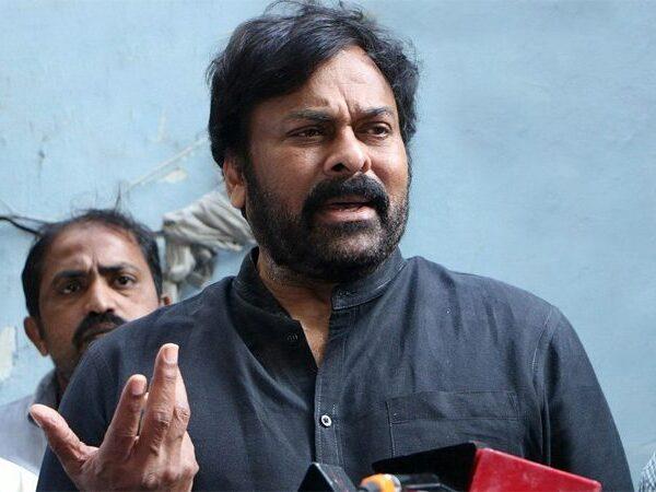 Chiranjeevi fans - fires on amaravati farmers-