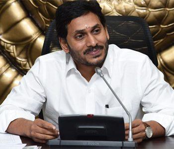 Jagan Job Quota- Andhra Bus Attacked in Karnataka