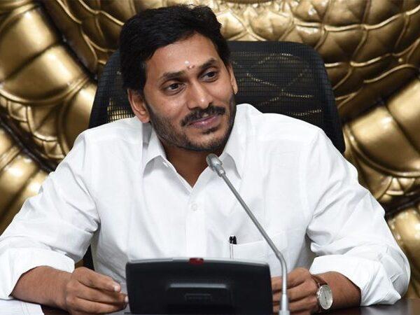 Jagan Job Quota- Andhra Bus Attacked in Karnataka