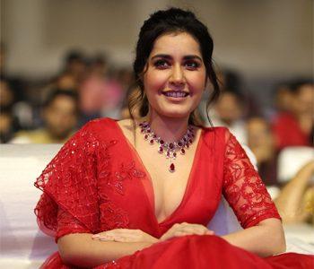 More Than 20 Films of Experience and Raashi Khanna is Still Struggling