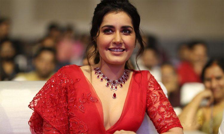 More Than 20 Films of Experience and Raashi Khanna  is Still Struggling