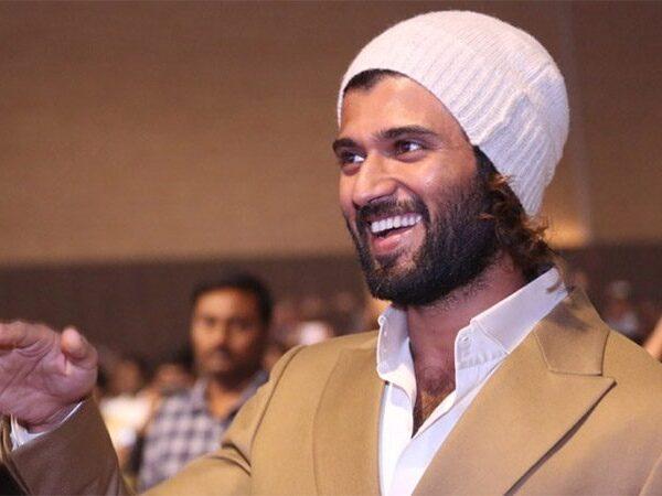 Will-Vijay-Deverakonda-Pass-On-His-Midas-Touch-To-The-Girls