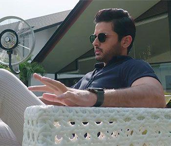 pic-talk-ileana--flaunting-those-awesome-abs