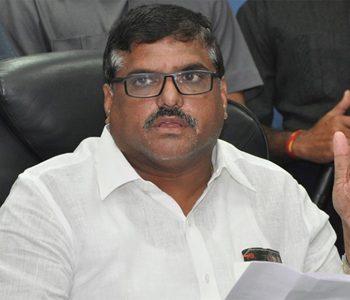 ysrcp Botsa - Satyanarayana responds on oldage Pensioners