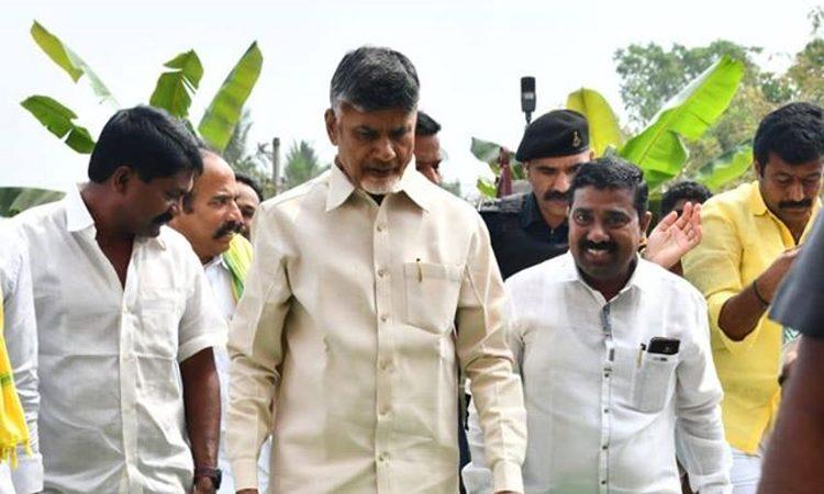 ysrcp and tdp clashes in Kuppam-