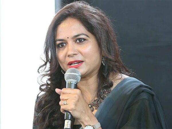 Female-Singer-Seriously-Tags-KTR-for-Misusing-Her-Pic