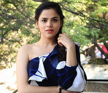 Heroine-Duped-with-Prabhas'--Name