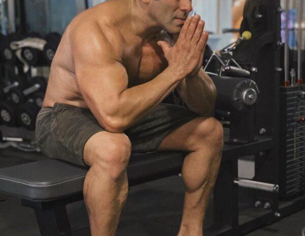 54-Year Old, Look at His Unbelievable Body!
