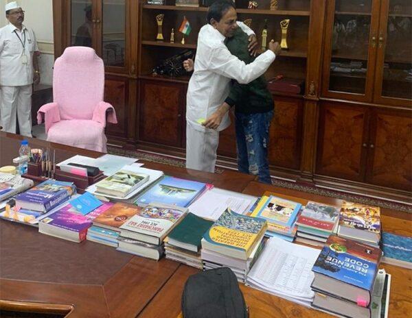 Social-Media-Version-of-KCR-Hugging-Nithin