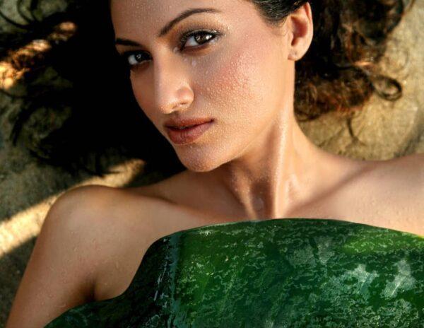 Suddenly-Hugs-&-Kisses-Became-Weapons---Hamsa-Nandini
