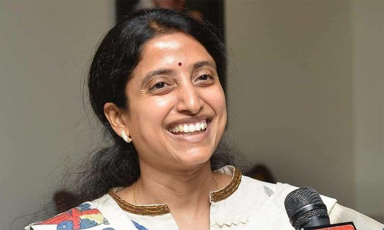YS Bharathi in Vizag to Finalize CM YS Jagan's Residence?