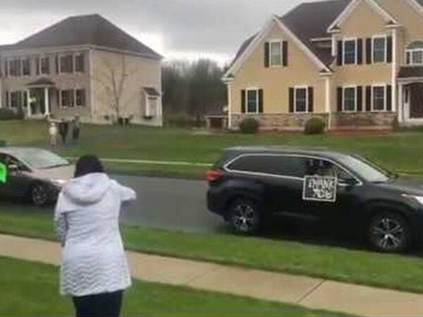 100-Car--March-salute-for-Indian-Doctor-in-the-US